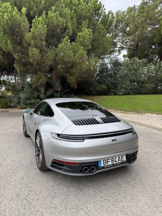 Porsche 911 Carrera (992)