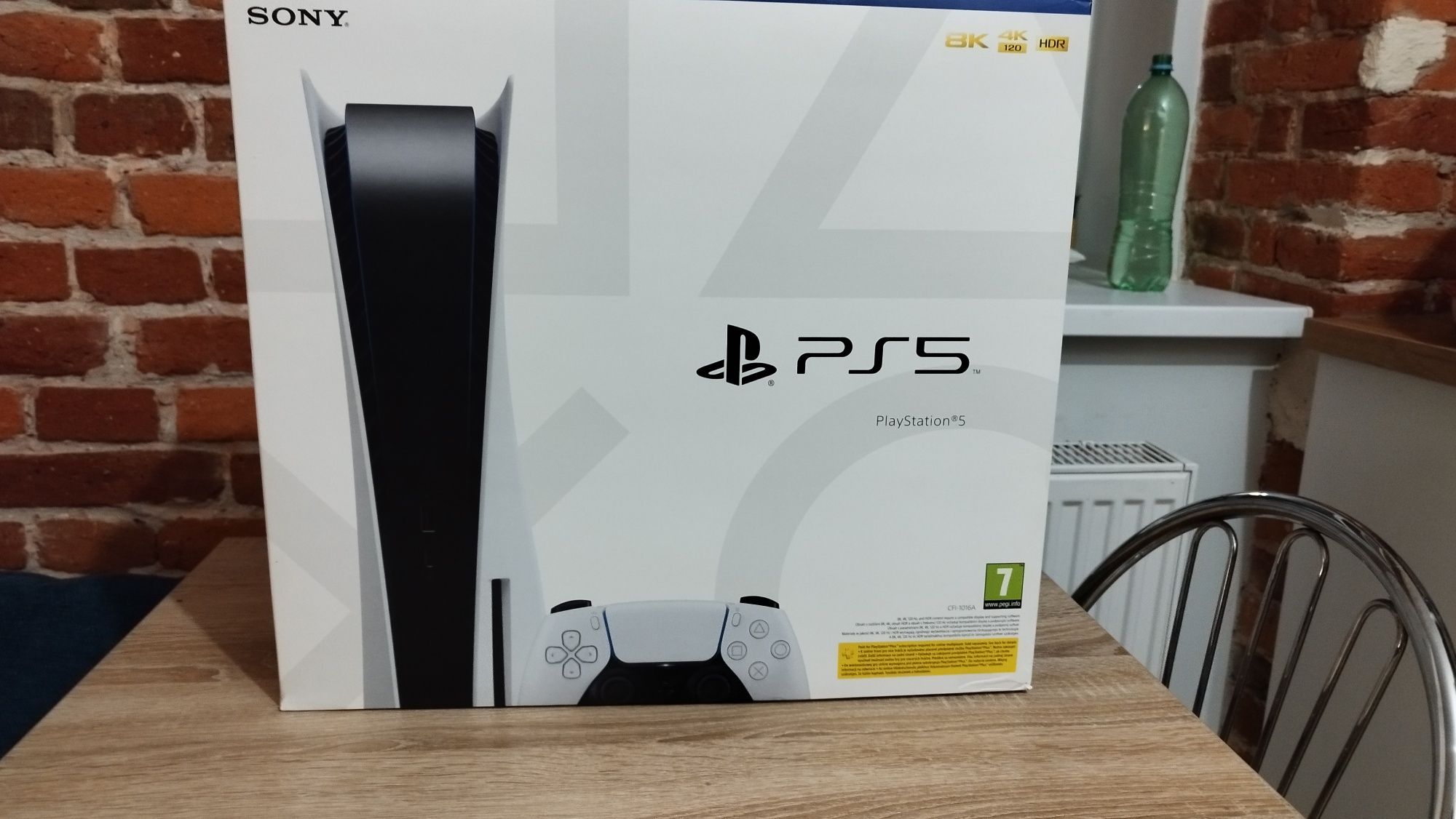 PlayStation 5 + 4 gry