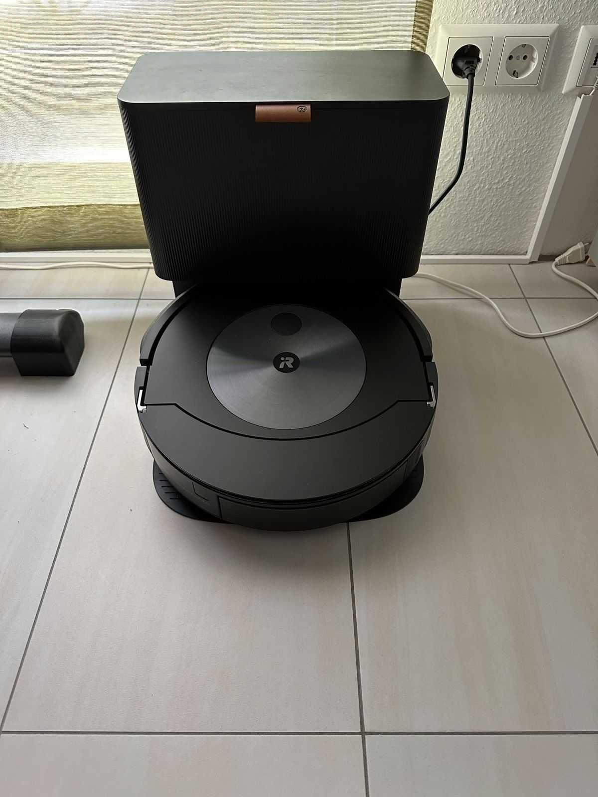 IRobot Roomba J7+ Combo  ze stacja odkurzacz , myjka