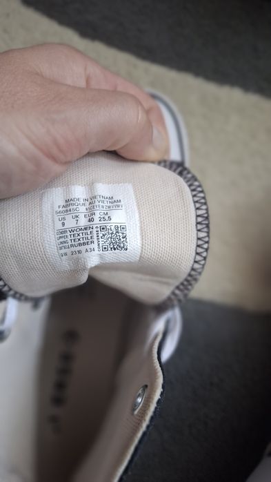Trampki Convers na grubszej podeszwie