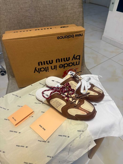 'koszykówki" New Balance x MiuMiu 530 SL Mule Beżowy Gum Rozmiar.37