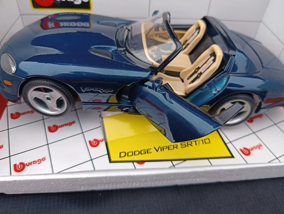 Model auta Dodge Viper 1:18 Burago