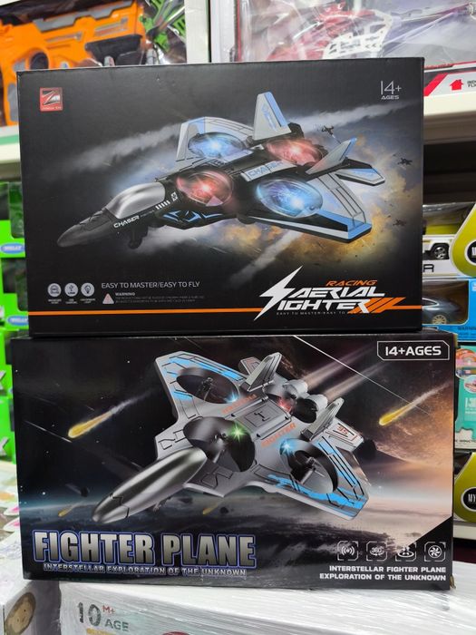 Літак на радіоуправлінні / дрон / самолёт на радиоуправлении