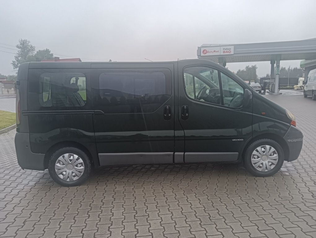 Renault Trafic 1.9 2002r klima 9-os zielony met