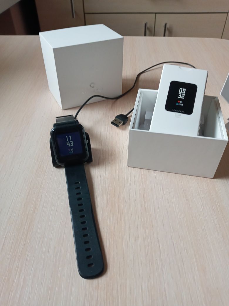 Продам смарт-часы AMAZFIT GPS