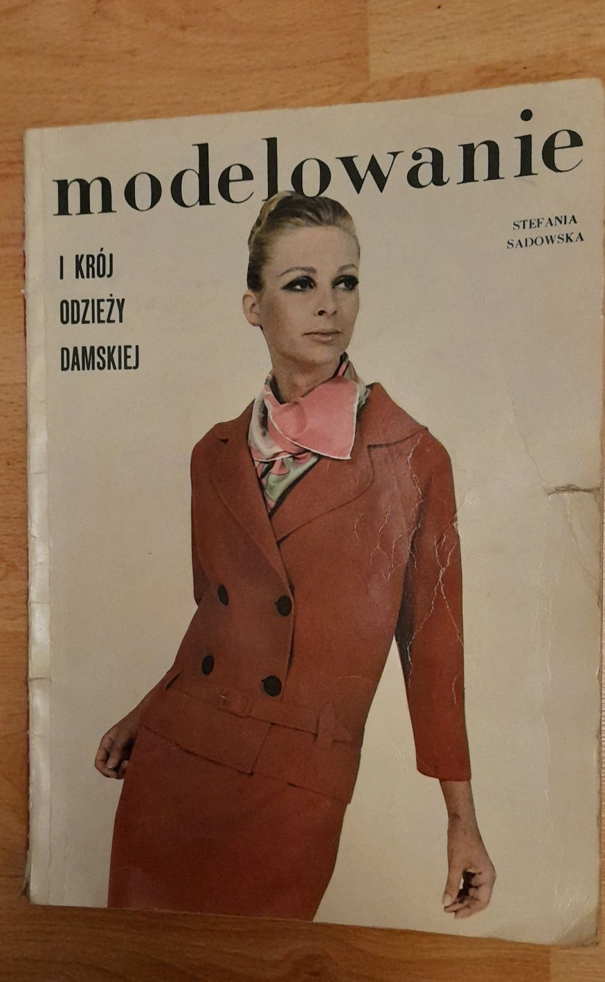 Sadowska modelowanie i krój odzieży damskiej 1970
