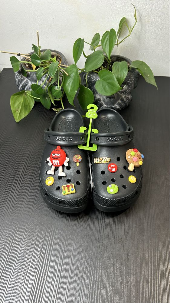Crocs Megacrush Jibbitz M&Ms