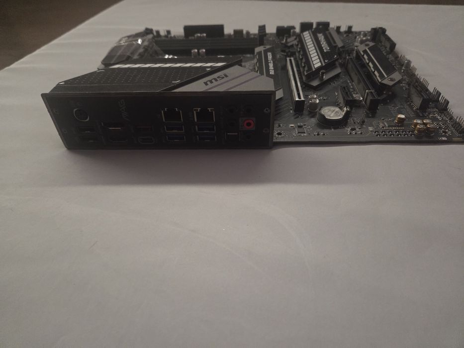 Sprzedam płytę główną Msi Z490 TOMAHAWK (Stan nieznany)