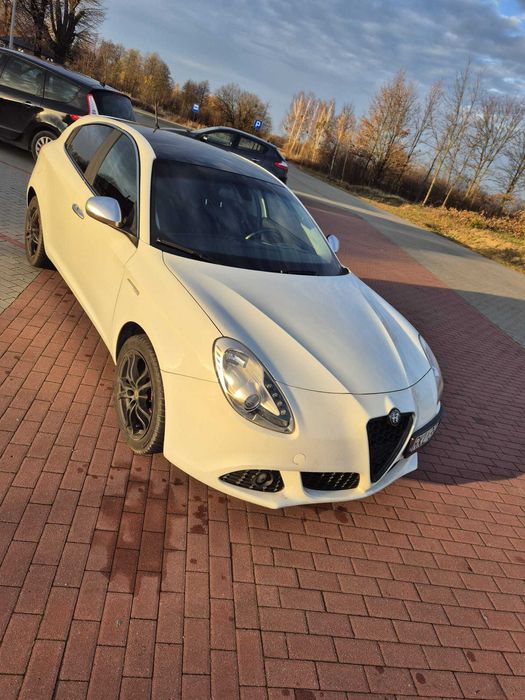 Alfa Romeo Giulietta 1.6,  2011, zadbana, bogate wyposażenie.