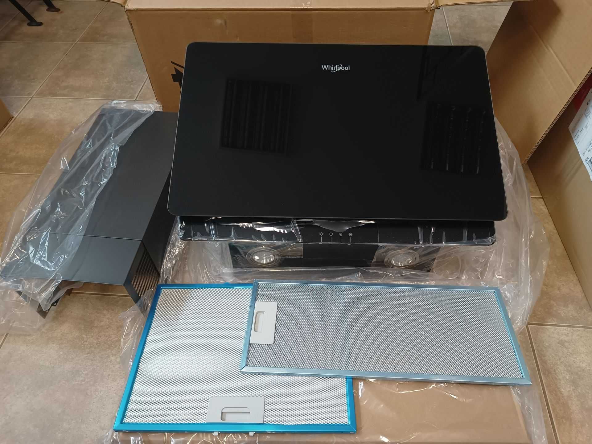 Okap kominowy Whirlpool AKR 65F LM K czarny