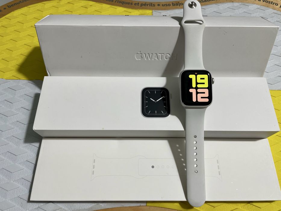 Apple Watch 5 44mm silver