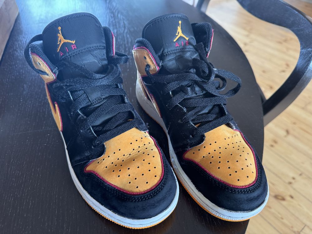 Buty Jordan Air 1 Mid SE rozm. 36,5