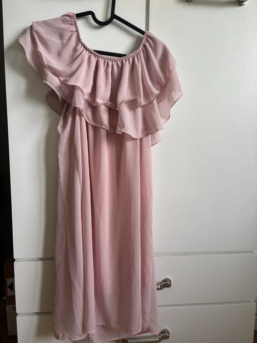 Różowa sukienka hiszpanka