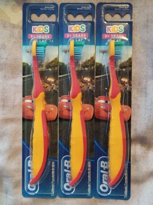 Szczoteczka Oral B Kids 3+ auta dla dzieci 3 sztuki