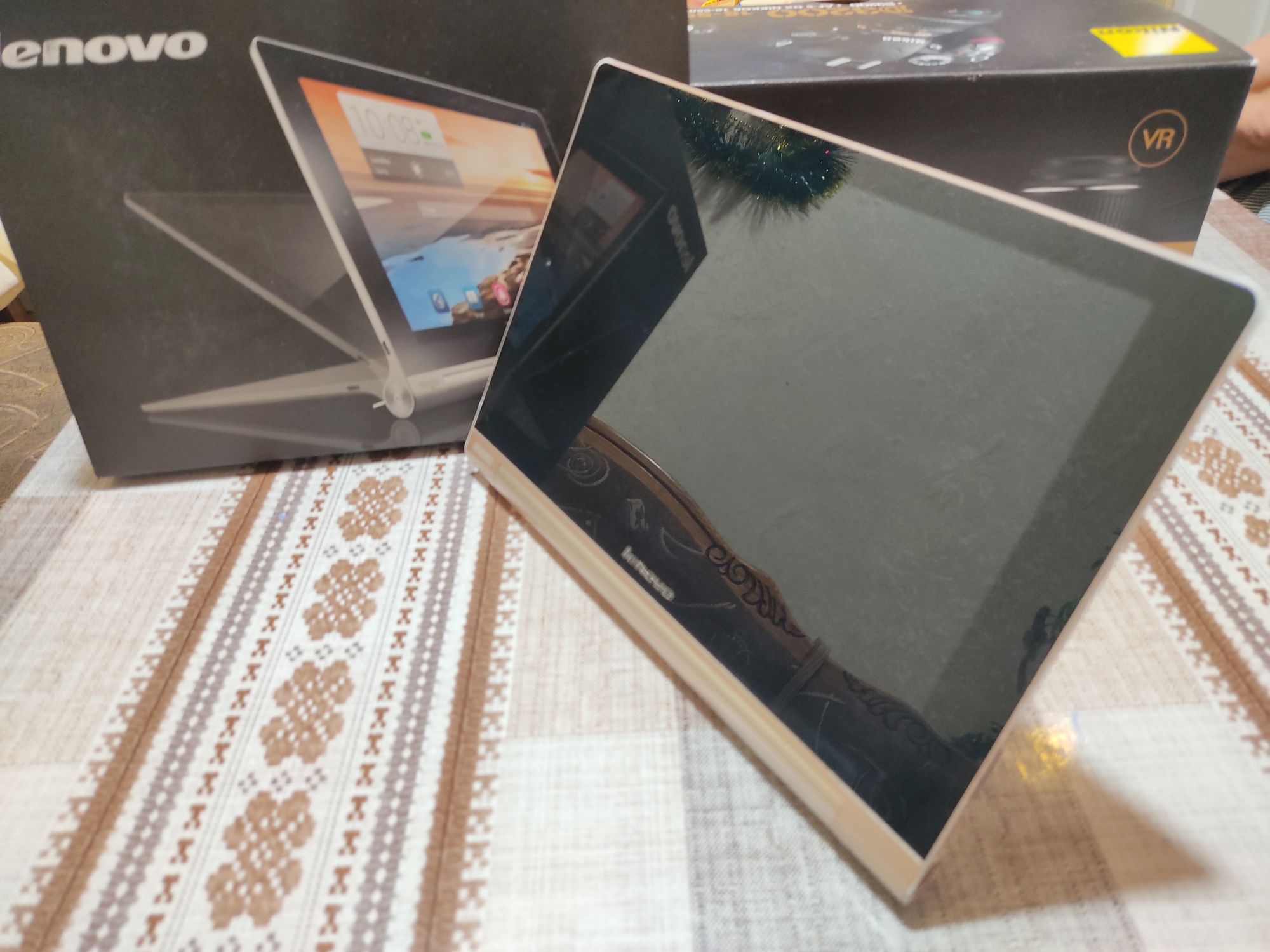 Lenovo yoga tablet 10 HD+