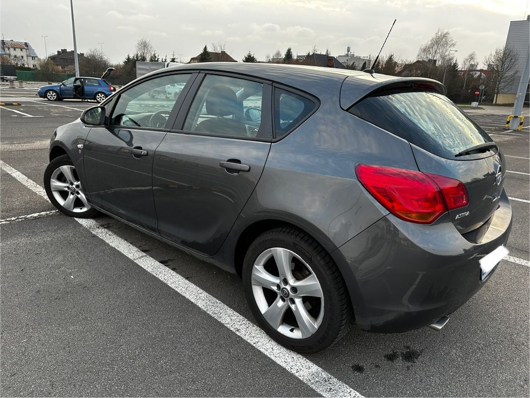 Astra j  1.4 turbo 2010 r