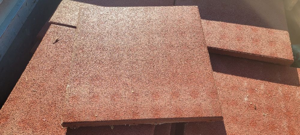 podłoga z gumy "tartan"gr. 4,5 cm 50x50 cm