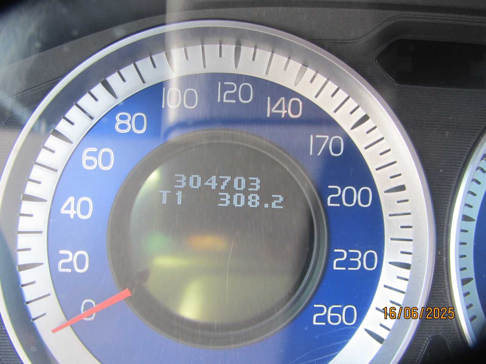 Volvo V60, D5, 4x4, automat, uszkodzony