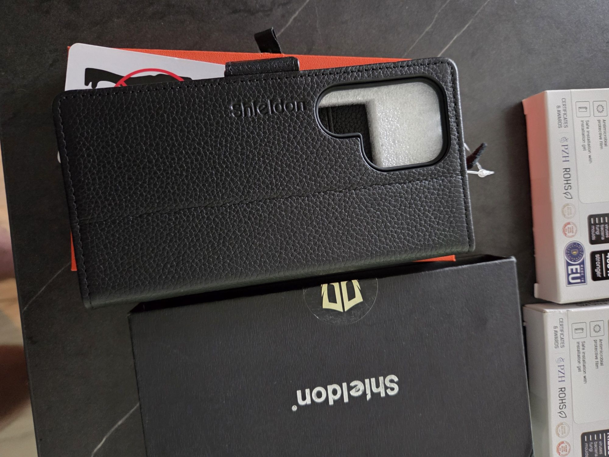 Etui skórzane Samsung Galaxy S 24ultra +dwie folie na ekran
