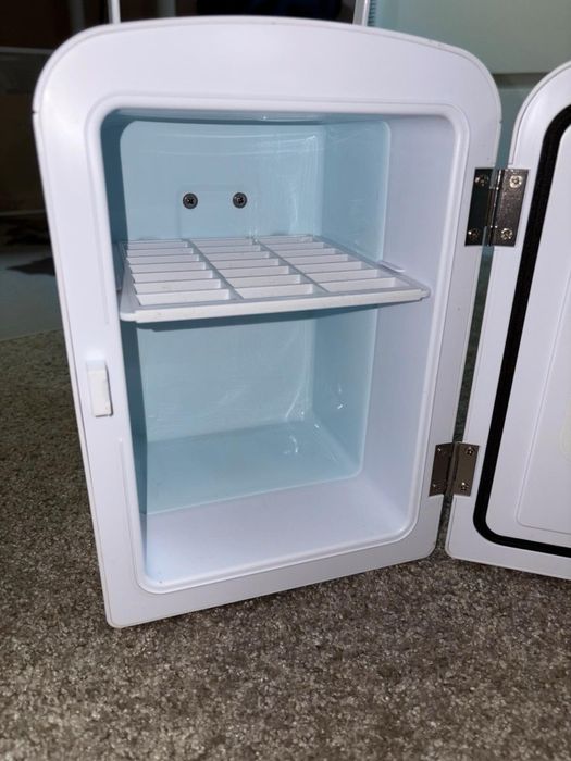 Міні-холодильник AstroAI портативний 4л 220В/12В охолодження обігрів