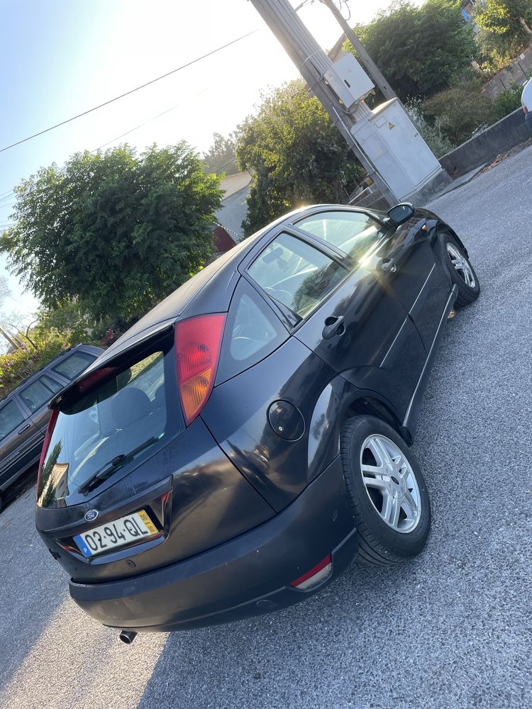 Ford Focus 1.6 Zetec Gasolina