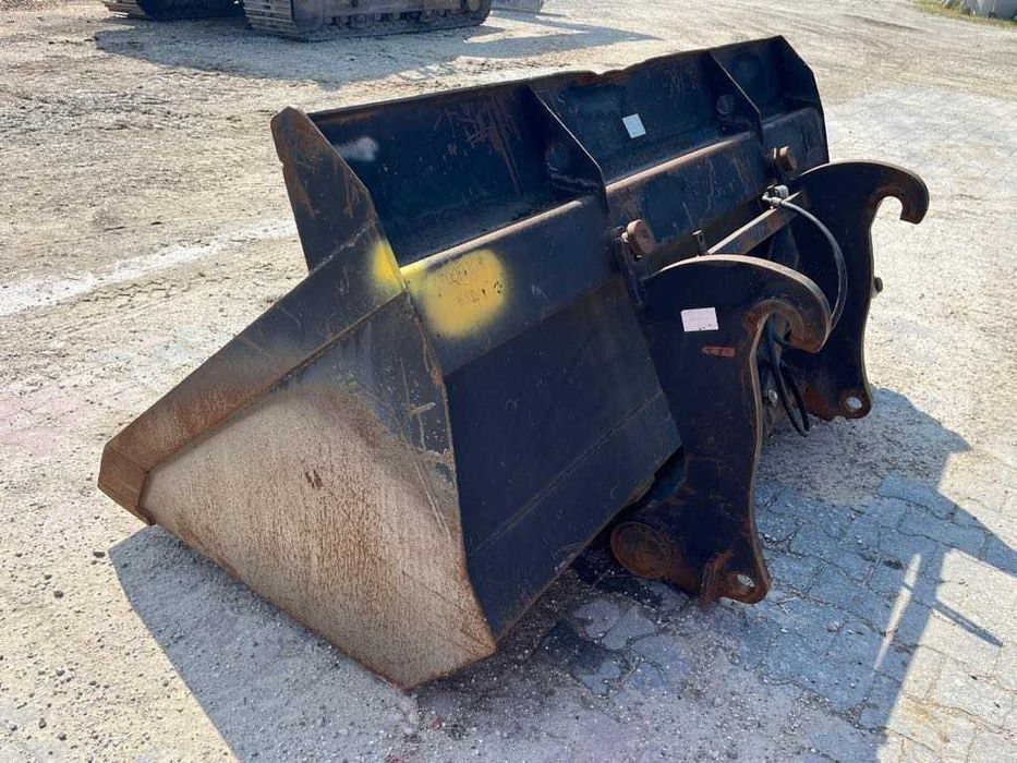 Łyżka hydrauliczna z siłownikiem
