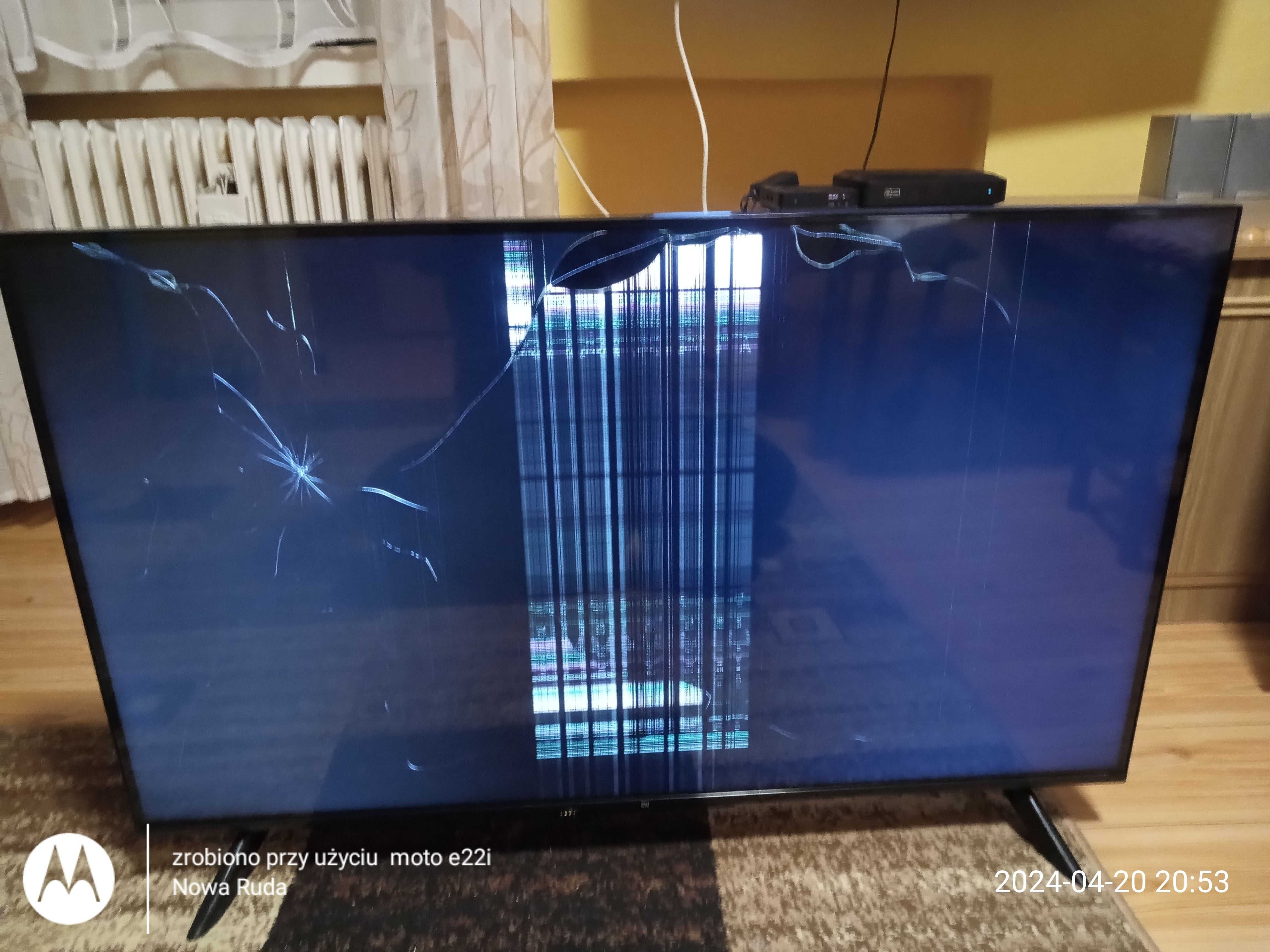 Telewizor XIAOMI LED TV P1 L43M6-6AEU uszkodzony.