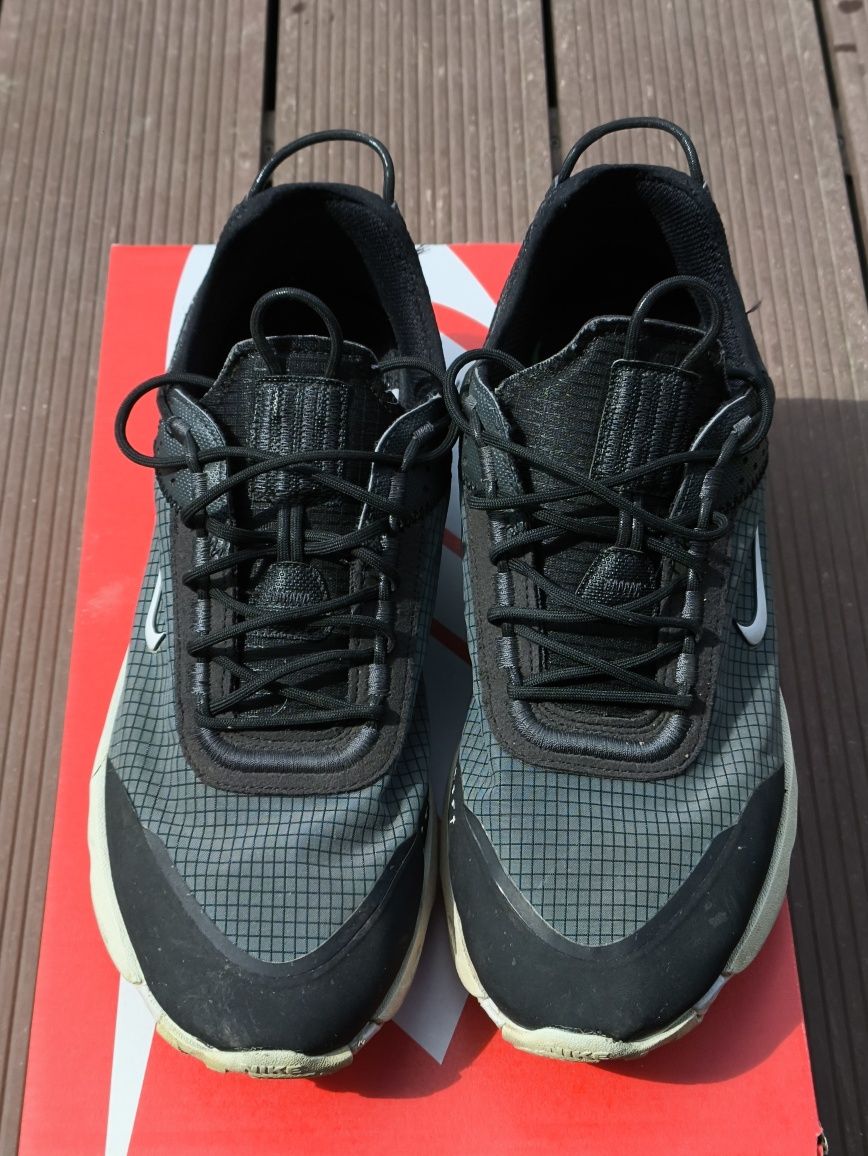 Nike React Live // 44,5 Eur // 28,5 cm // 10,5 us