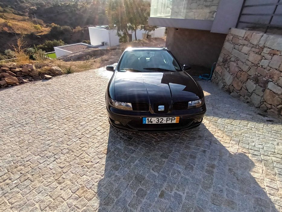 Seat Leon - PRETO