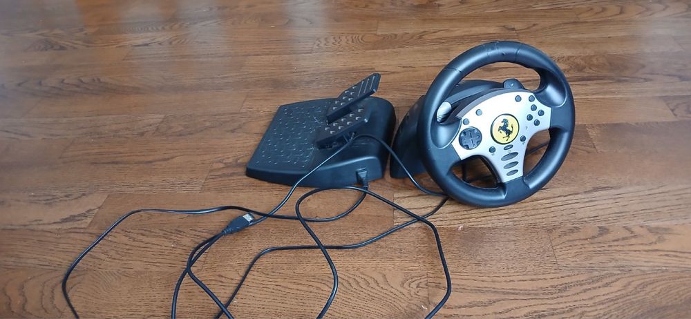 THRUSTMASTER Ferrari Challenge wheel PC-PS3
