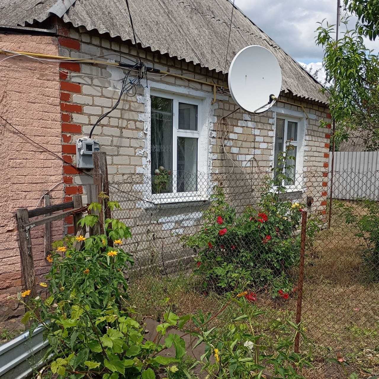 Продам будинок в Золочеві, доглянутий, р-н залізничного переїзду