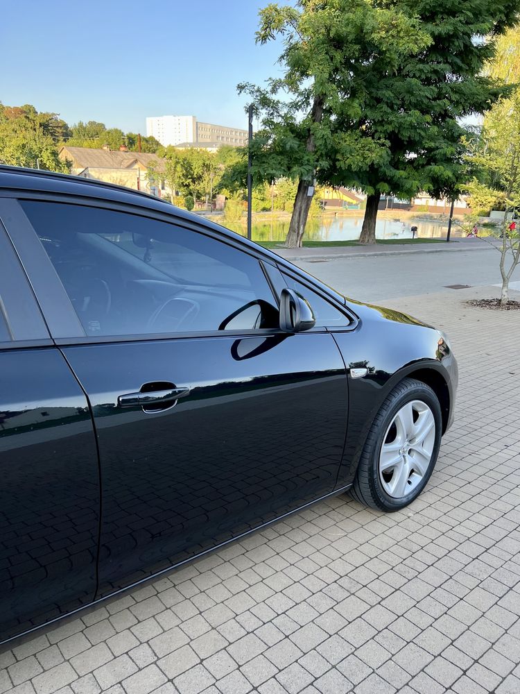 Opel Astra j 1.7 2012р ТОРГ