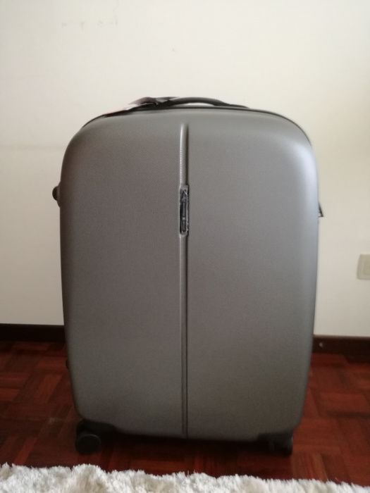 Mala de viagem grande rígida