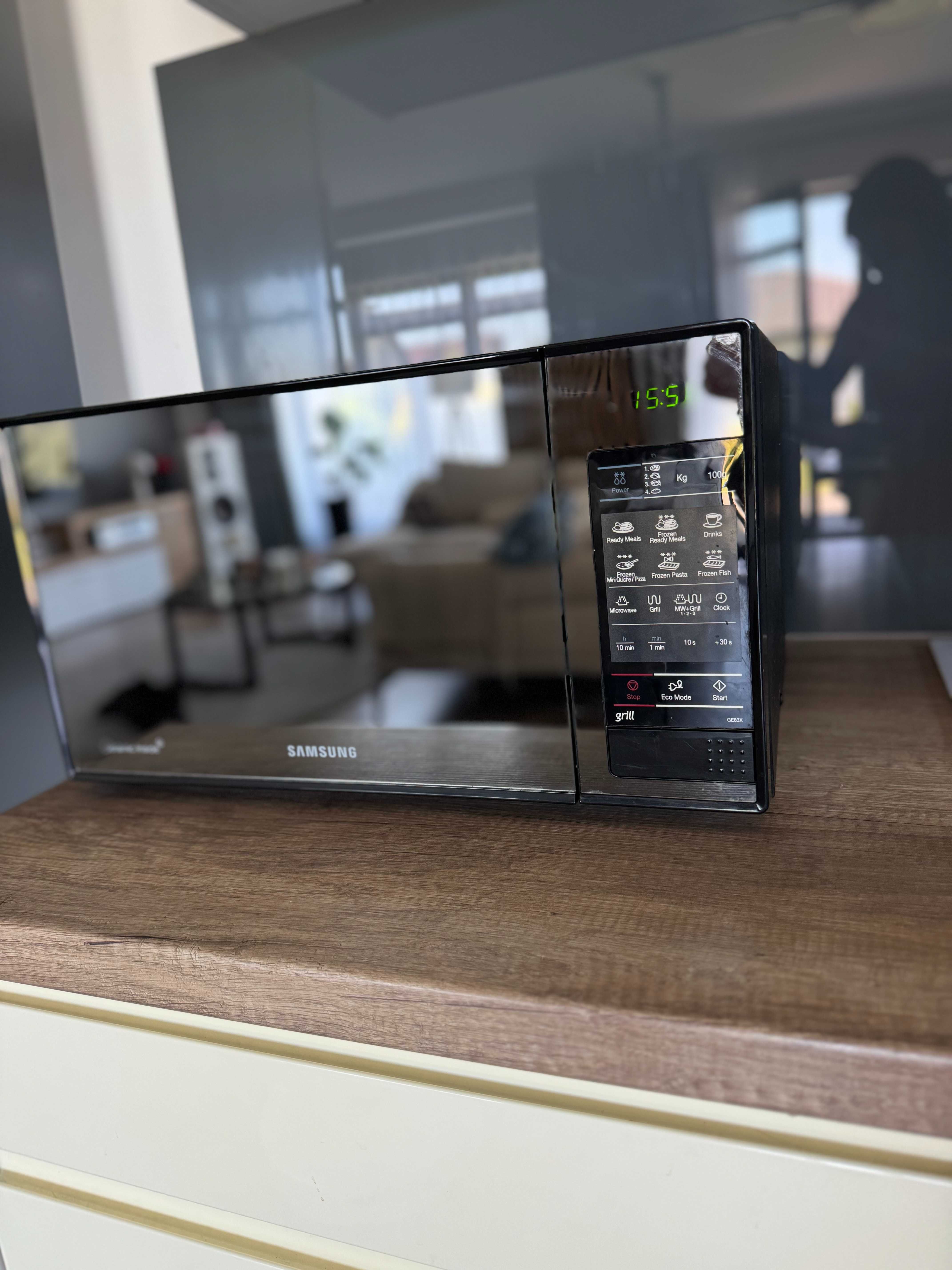 kuchenka mikrofalowa mikrofalówka SAMSUNG GE83X