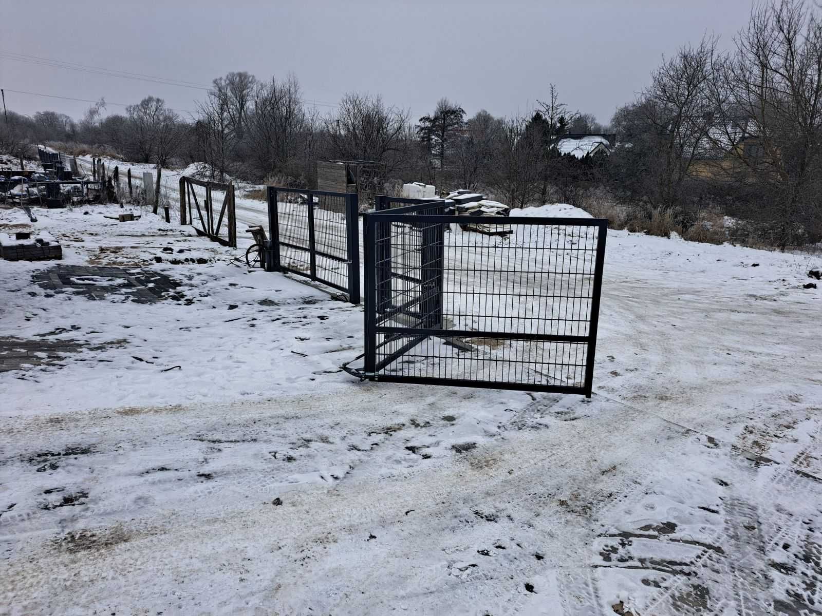 Brama harmonijkowa, brama łamana, mechanizm składania skrzydeł bramy