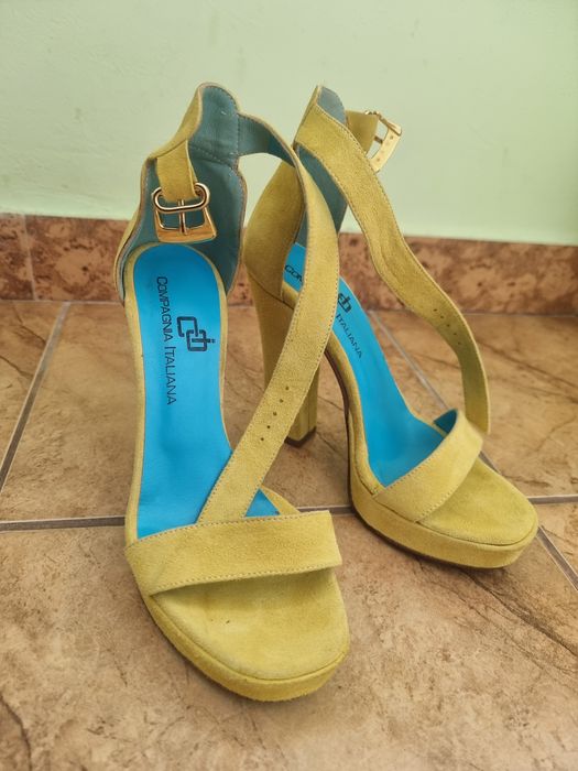 Продам туфельки 37 р