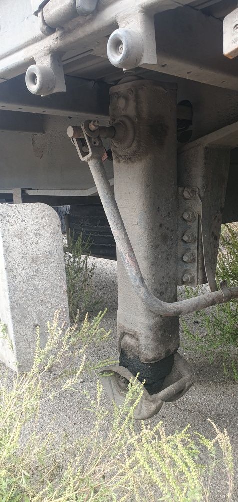 Полуприцем Schwartzmuller тягач даф