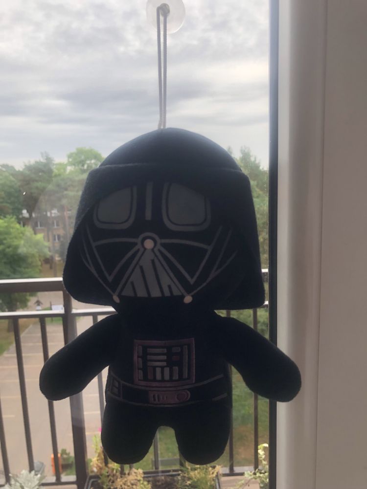 Maskotka Lord Vader z gumą do szyby
