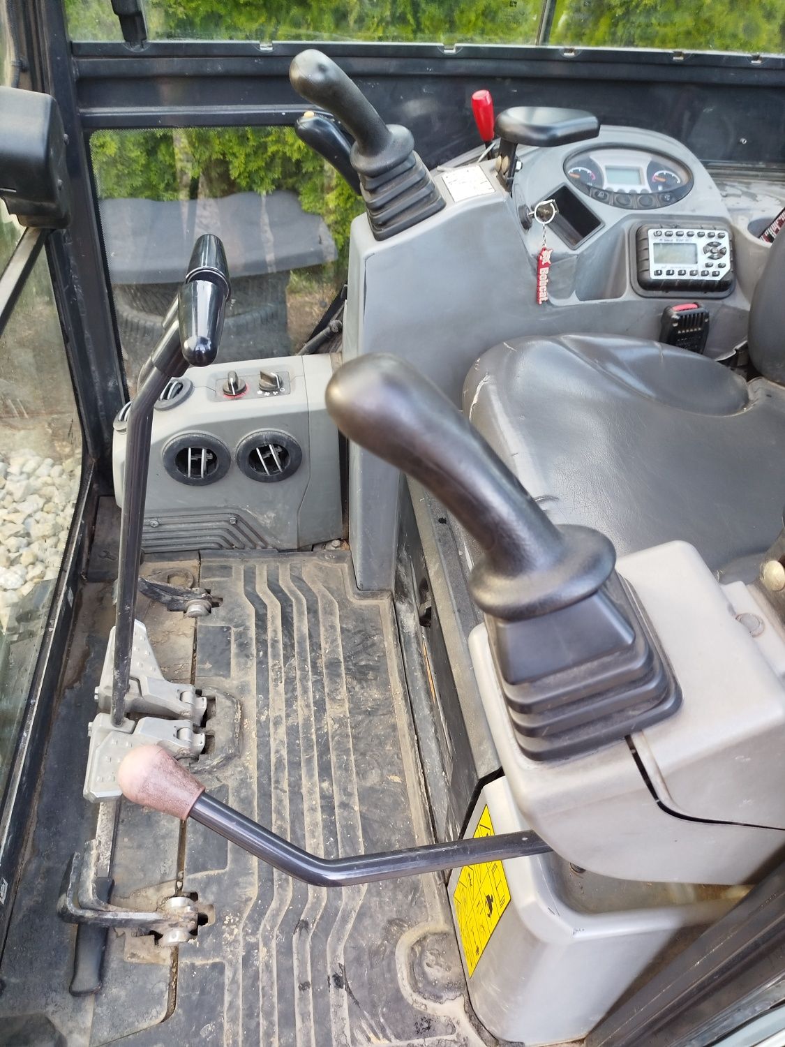 Wynajem minikoparki bobcat e19