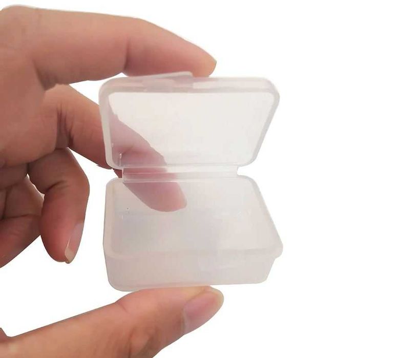 pudełko 4,5x3,2x2,3 cm na haczyki, agrafki, krętliki, kółka łącznikowe