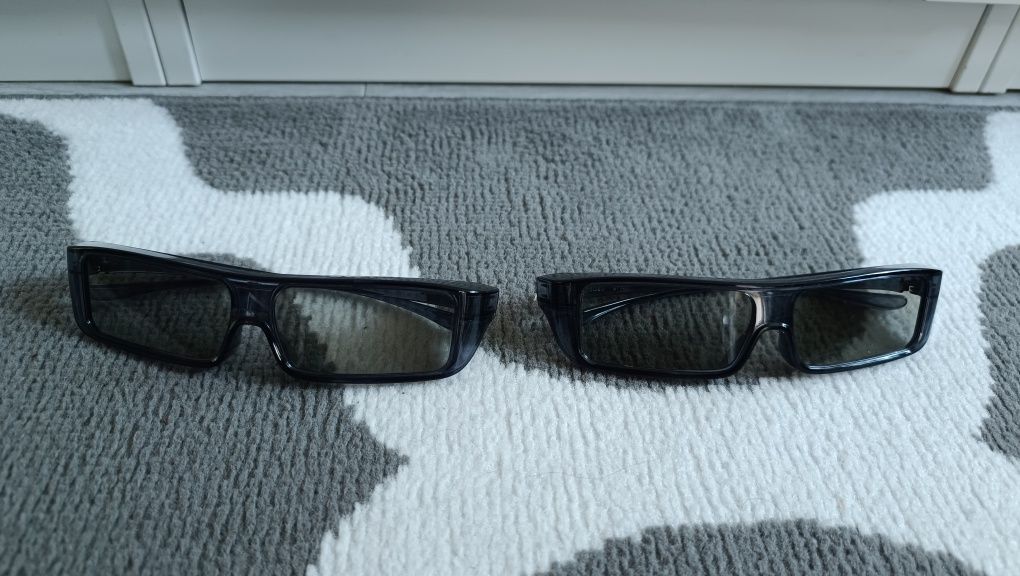 Panasonic TX- L42ET60E Telewizor 42' 3D okulary