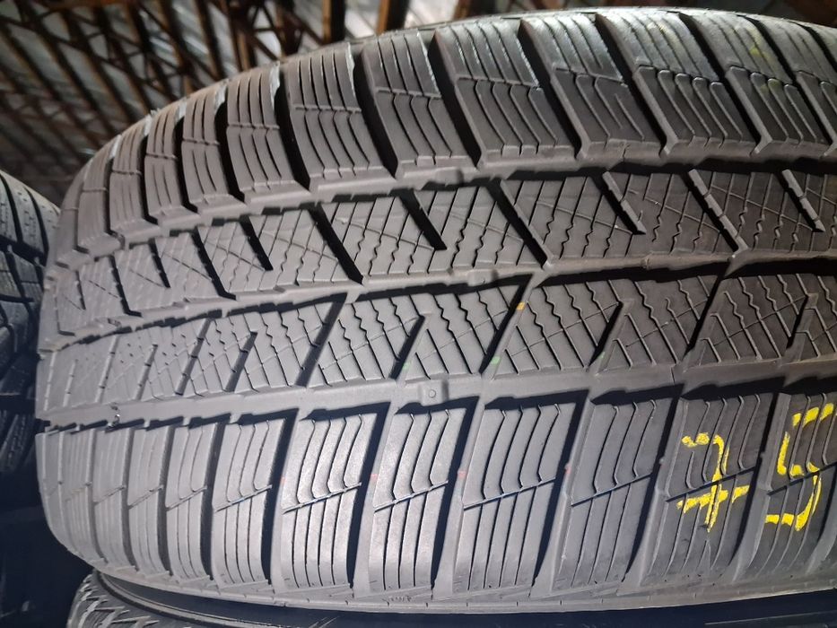 235/45 R18 Barum Brauris 5 шини б/в зима Пара