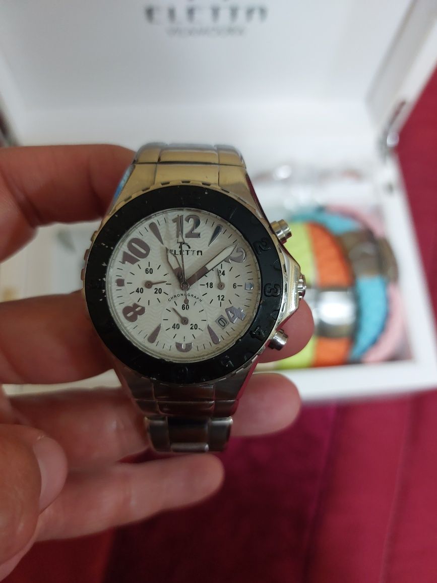 Relógio Eletta com pulseiras e caixa
