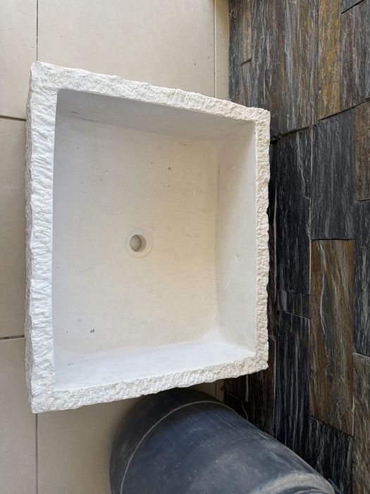 Pia pedra 55/45 polida