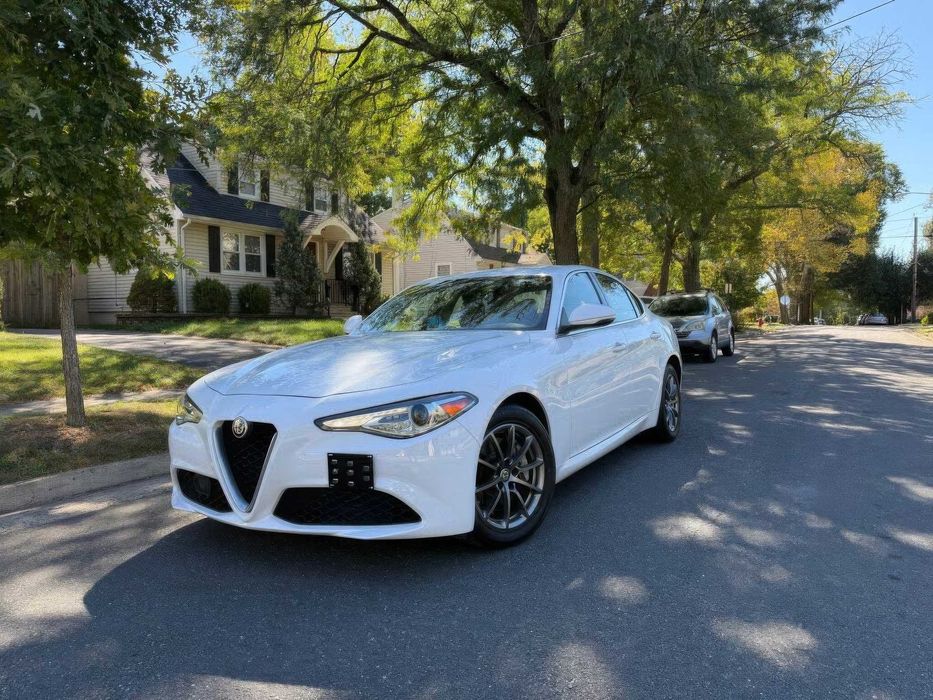 Alfa Romeo Giulia      2018