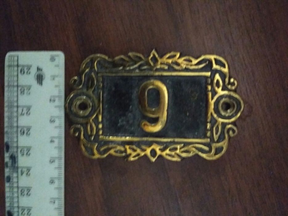 Номер на двери латунь,ручная работа "6" или "9"