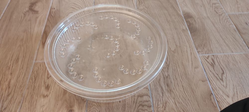 Pojemnik na tort lub ciasto z grubego plastiku