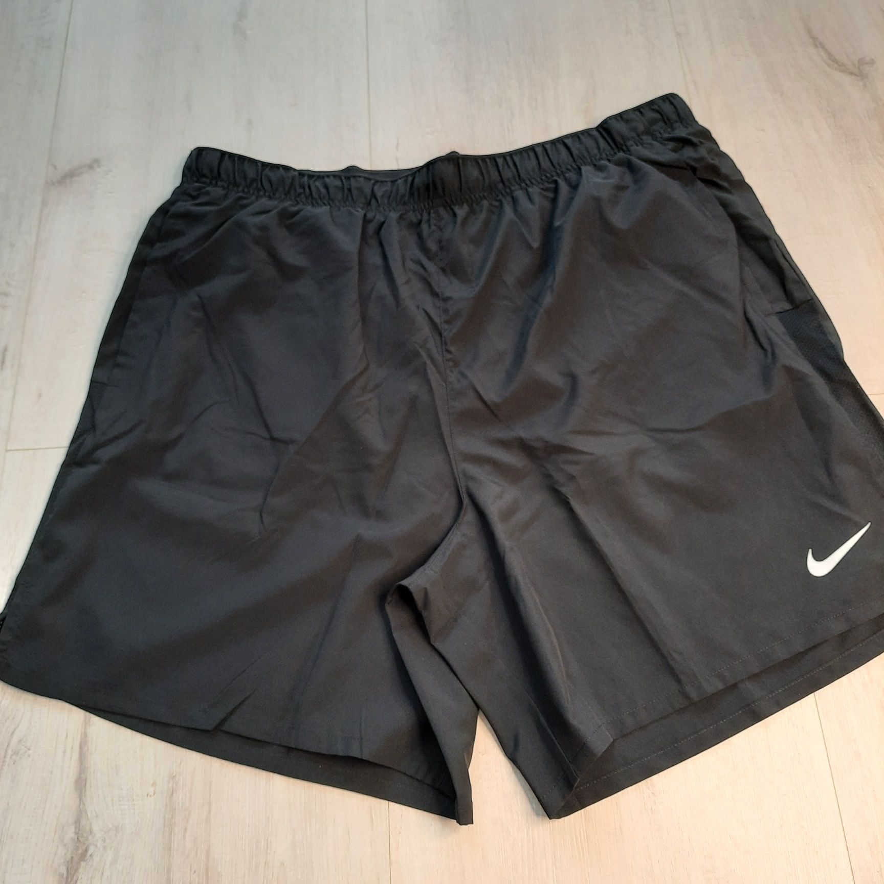 Оригінальні чоловічі шорти Nike Challenger Men's Dri-Fit (DV9359-010)