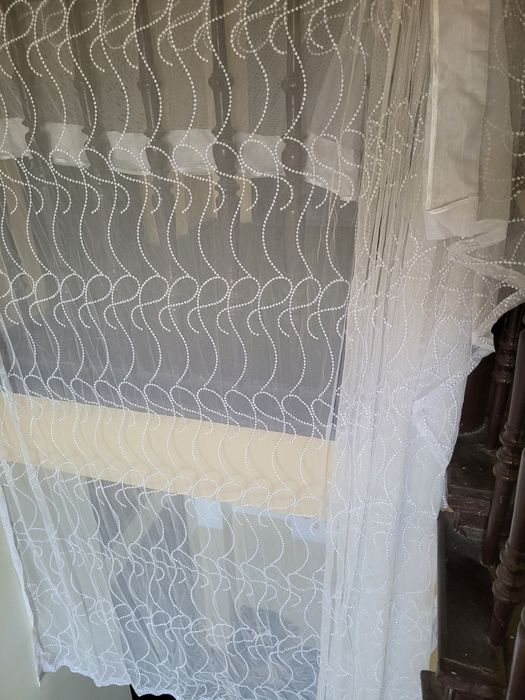 Firanki długie że wzorem białe 440 x 270