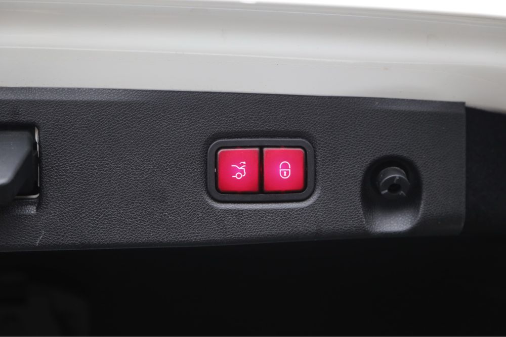 Продаю автомобіль Mersedes-Bens CLS500